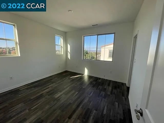 1520 Redbud Way — Photo 12