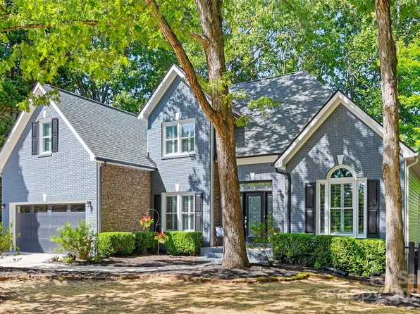 9001 Windjammer Dr, Tega Cay, SC 29708