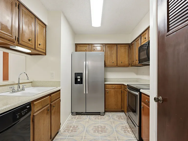 4911 Arbor Ridge Dr — Photo 8