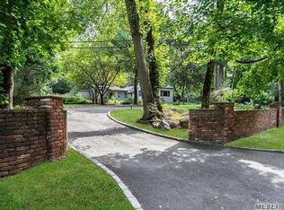 381 Mill River Rd, Oyster Bay, NY 11771