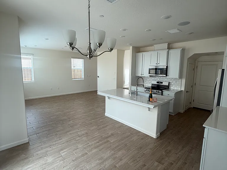 1519 Redbrick Ln — Photo 10