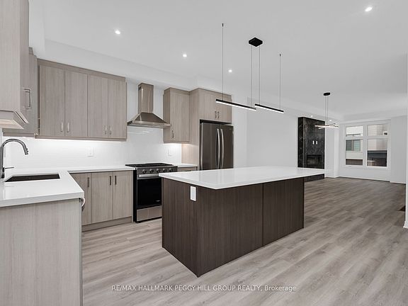 5th image of 50 Brandon Cres