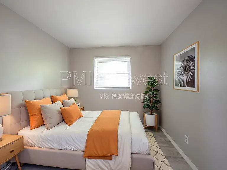 5820 Grandview Dr — Photo 17