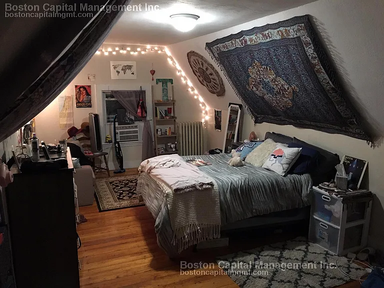76 Linden St #2 — Photo 9