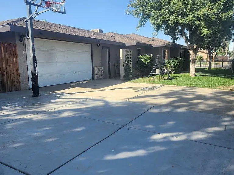 2813 Coventry Dr — Photo 12