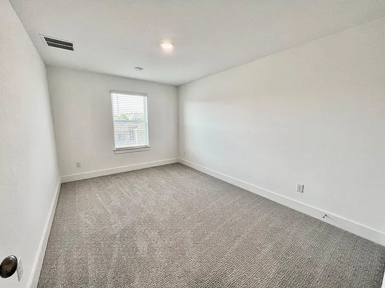 120 Green Knoll Ln — Photo 46