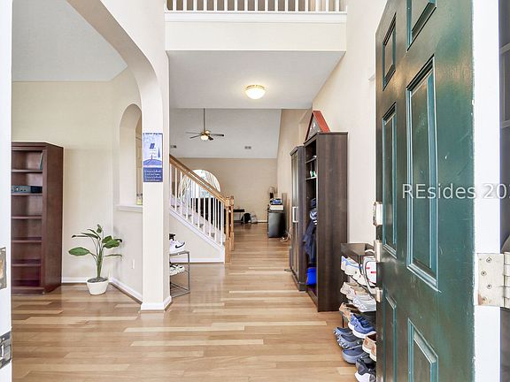 4th image of 99 Pinecrest Cir