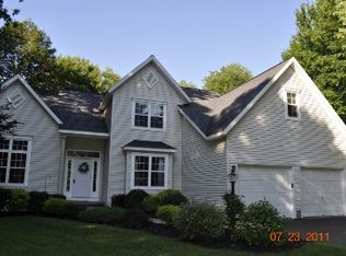11 Kendall Pl, Ballston Lake, NY 12019