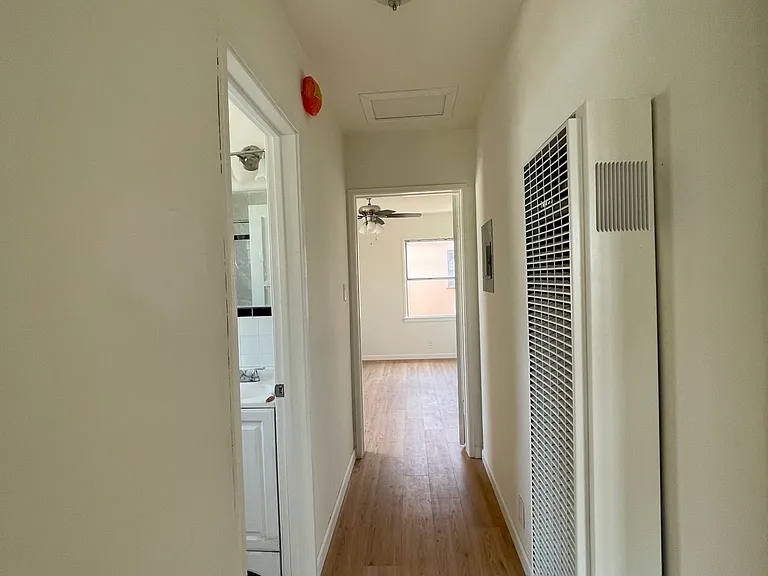 1500 W Alameda Ave — Photo 8