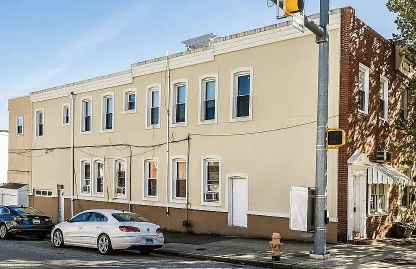 Building Photo - 701 S Conkling St #2