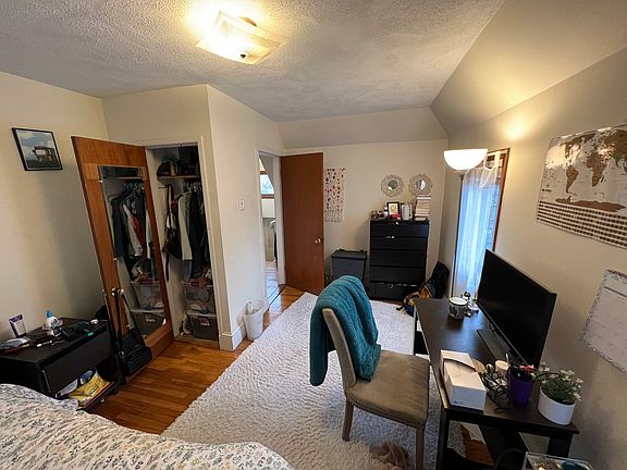 4th image of 213 Holland St #R2