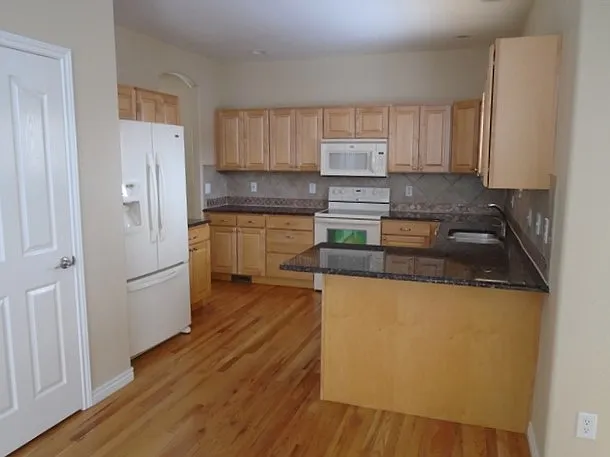 3548 Maple Cir — Photo 2