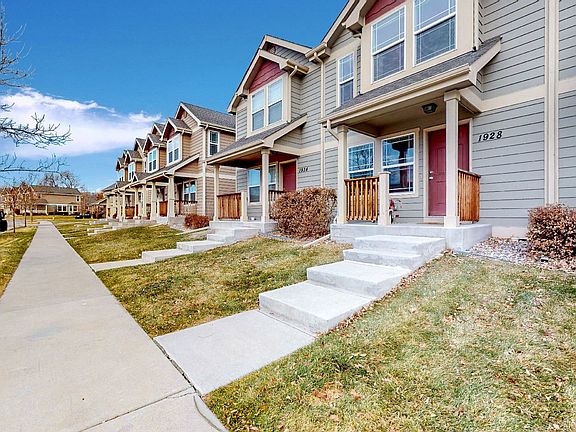 A3 - 36 - Front yard.jpg
