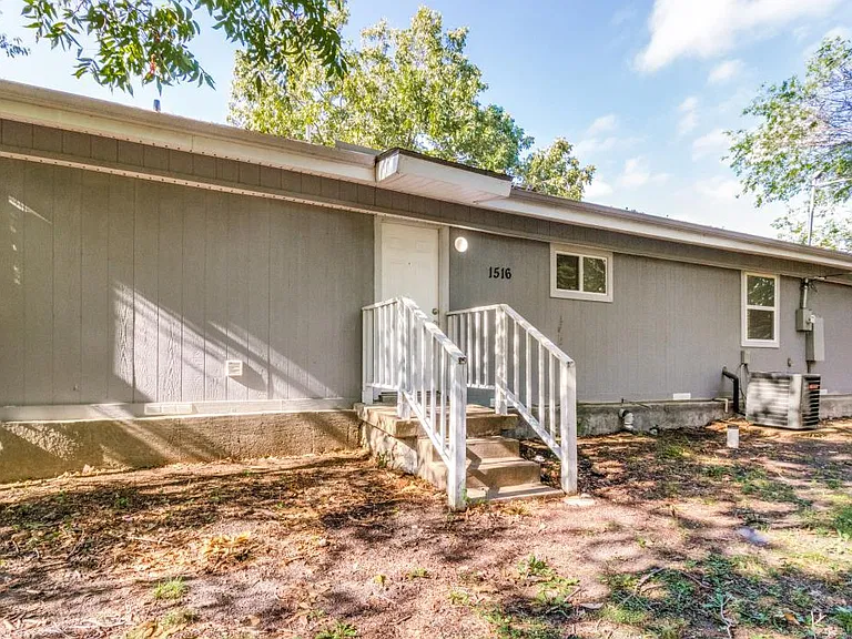 1516 Valley View St — Photo 11