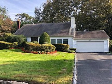 1st image of 5 Elm Dr
