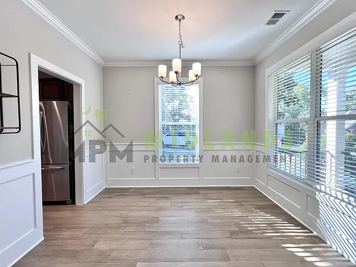 4 bed, 2.5 bath, 2100 sqft, $2,800 — Photo 4