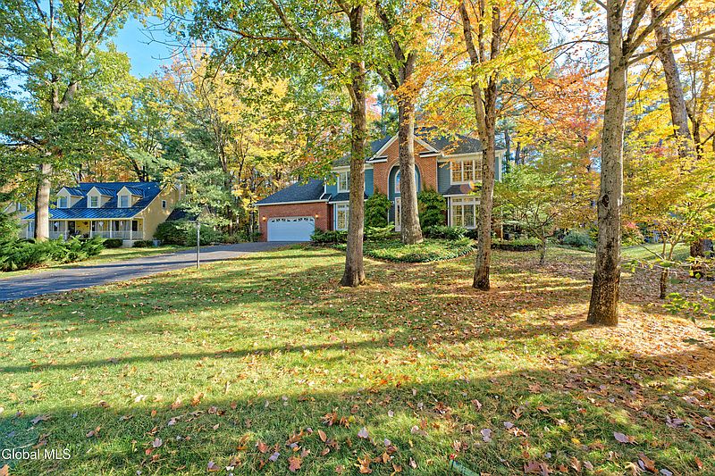 3rd image of 13 Cobble Hill Drive
