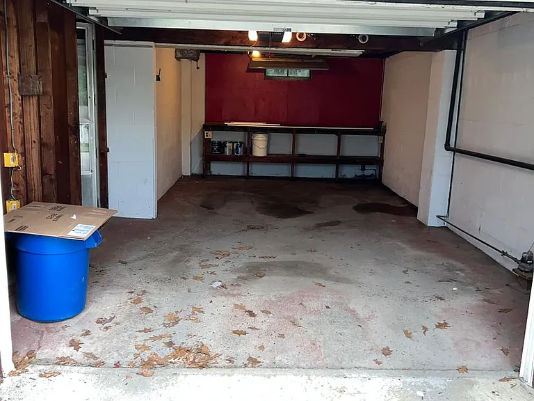 916 Hornick St — Photo 23