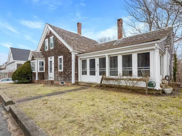212 Holbrook Avenue, Wellfleet, MA 02667