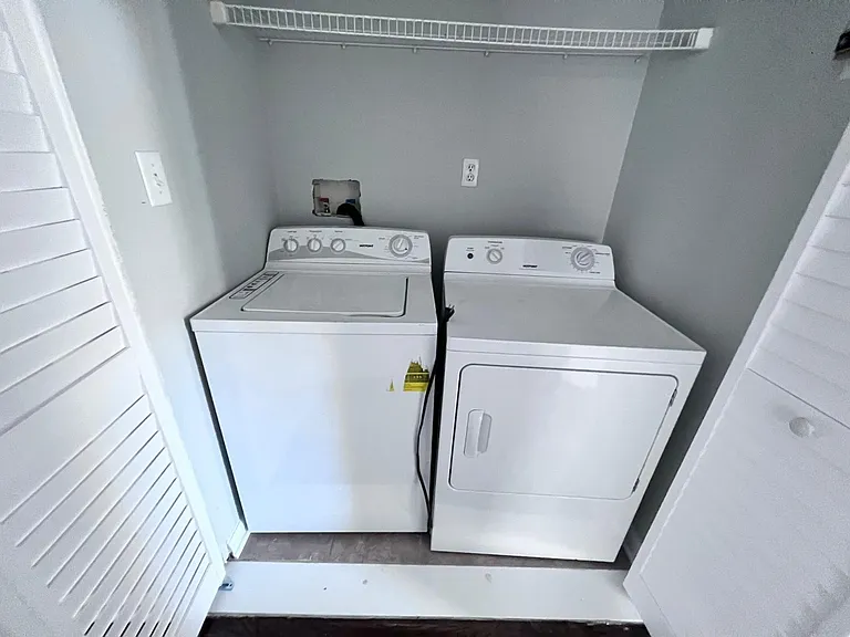 629 Roosevelt Ave #FF — Photo 17