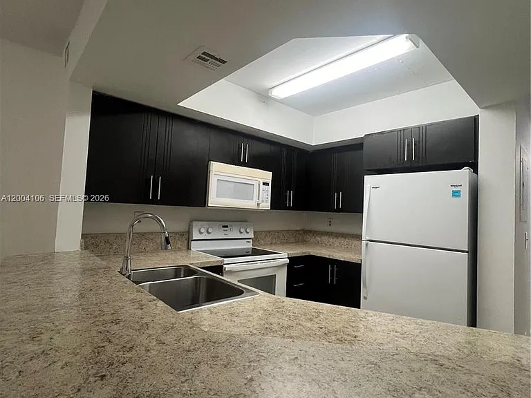 8335 SW 152nd Ave #B-401 — Photo 5
