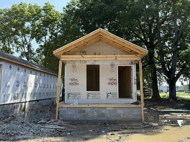 1st image of 321 S Gentry St Lot 18