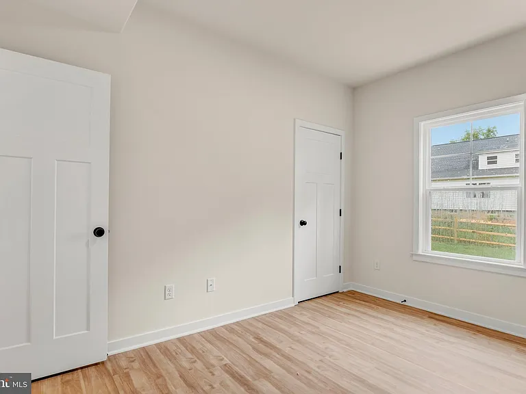17 Carol St — Photo 19