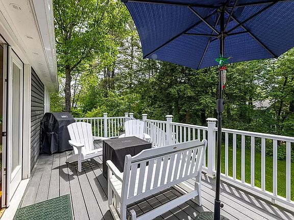 Back porch - chairs & bench included with rental!