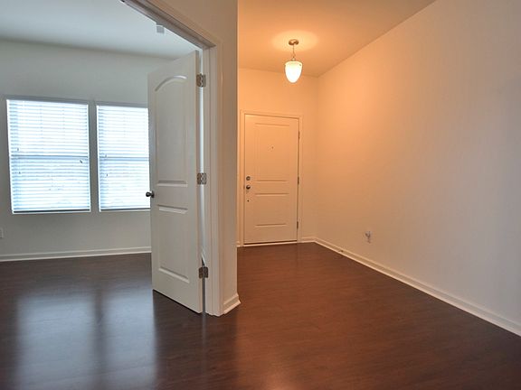 3rd image of 847 Von Buren Blvd