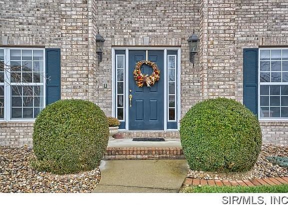 3rd image of 1612 Coles Ct