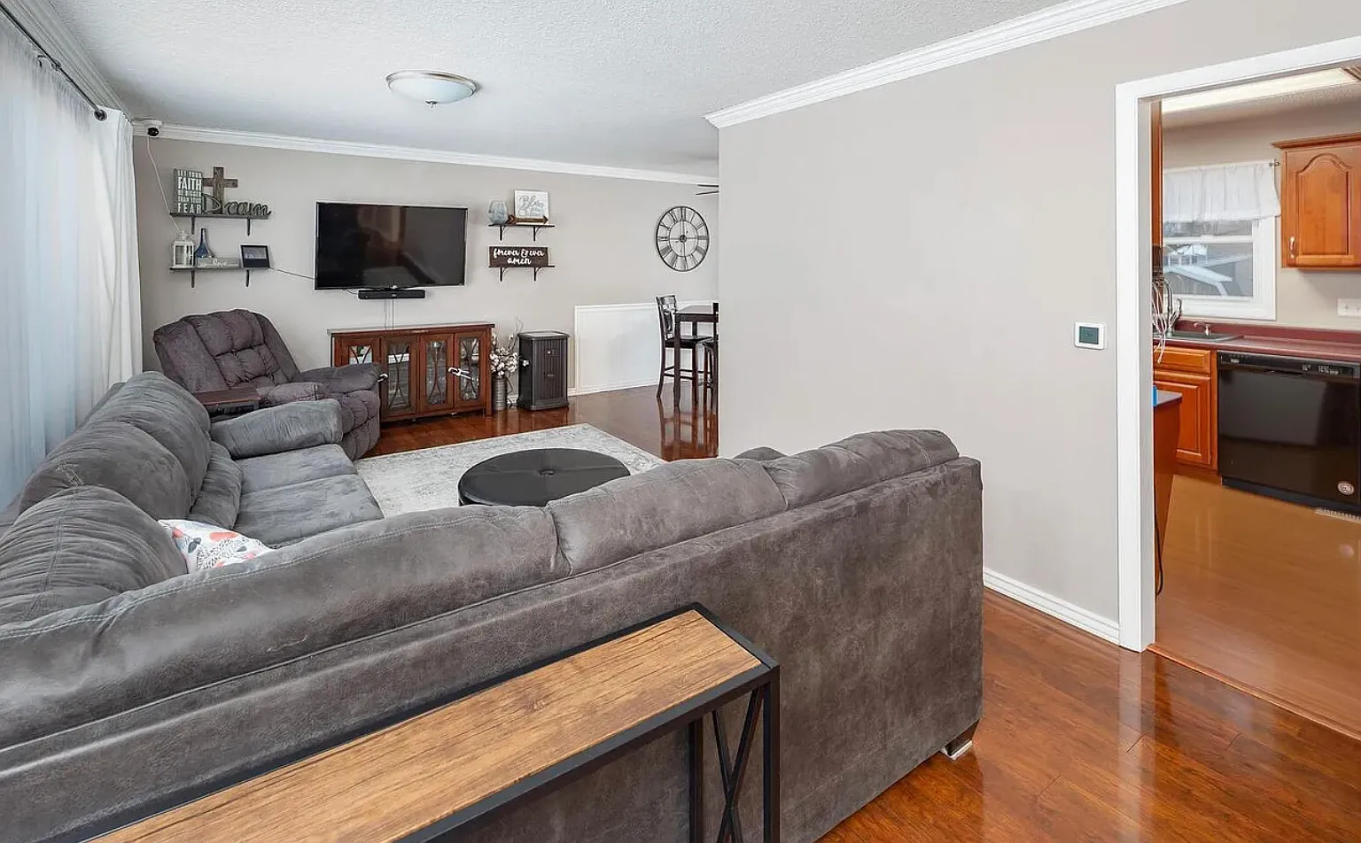 4 bed, 3.0 bath, $2,695 — Photo 4