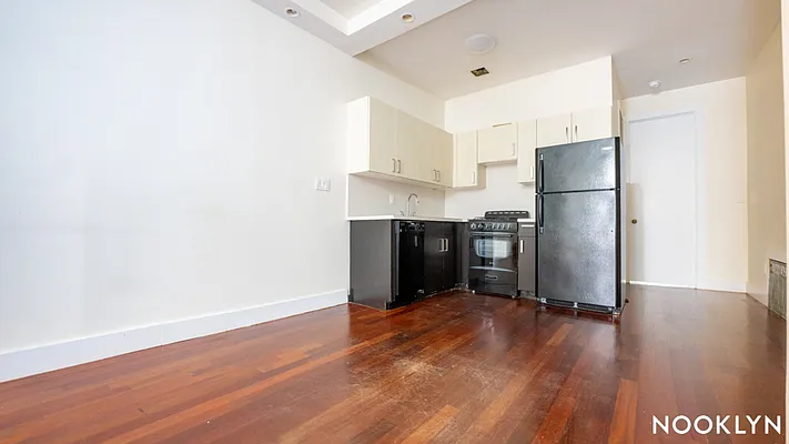 Rented by Nooklyn NYC LLC | media 18