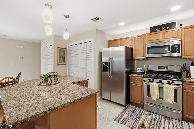 1st image of 9 Sam Bonnell Dr #9