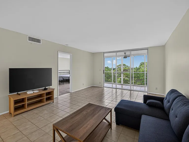 3503 Oaks Way #505 — Photo 12