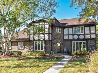 12547 N La Belle Ct, Mequon, WI 53092