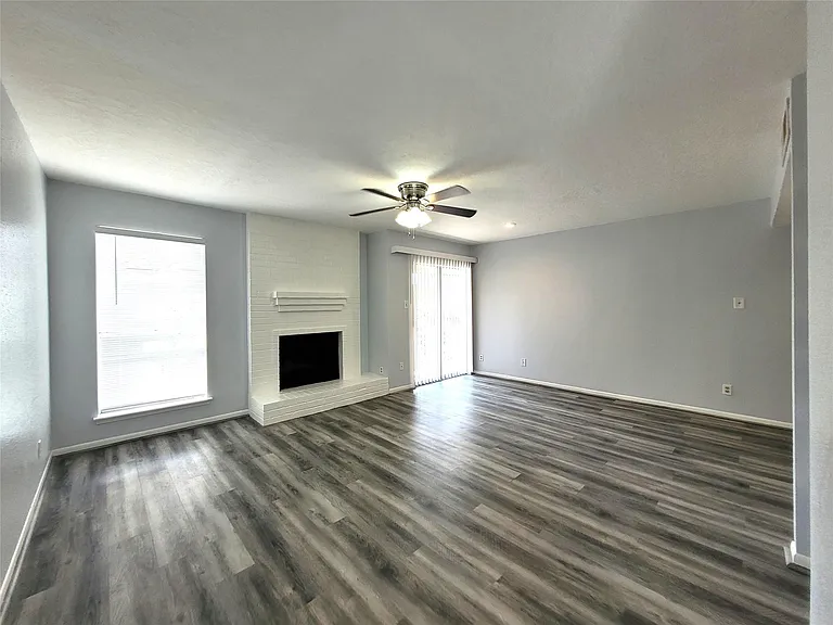 3919 Fairmont Pkwy #180 — Photo 3