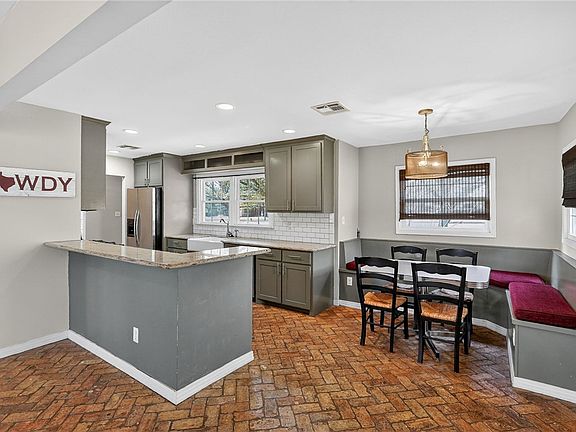 5th image of 1205 Walton Dr