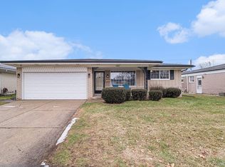 14463 Dresden Dr, Sterling Heights, MI 48312
