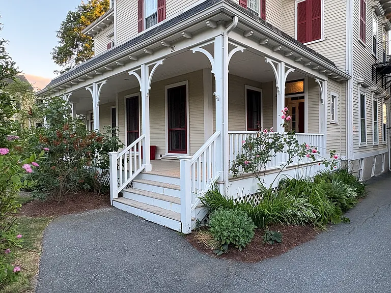 20 Greenough Pl #1 — Photo 2