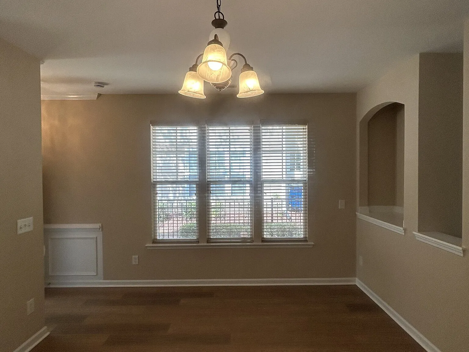 2 bed, 2.5 bath, 1530 sqft, $1,695 — Photo 3