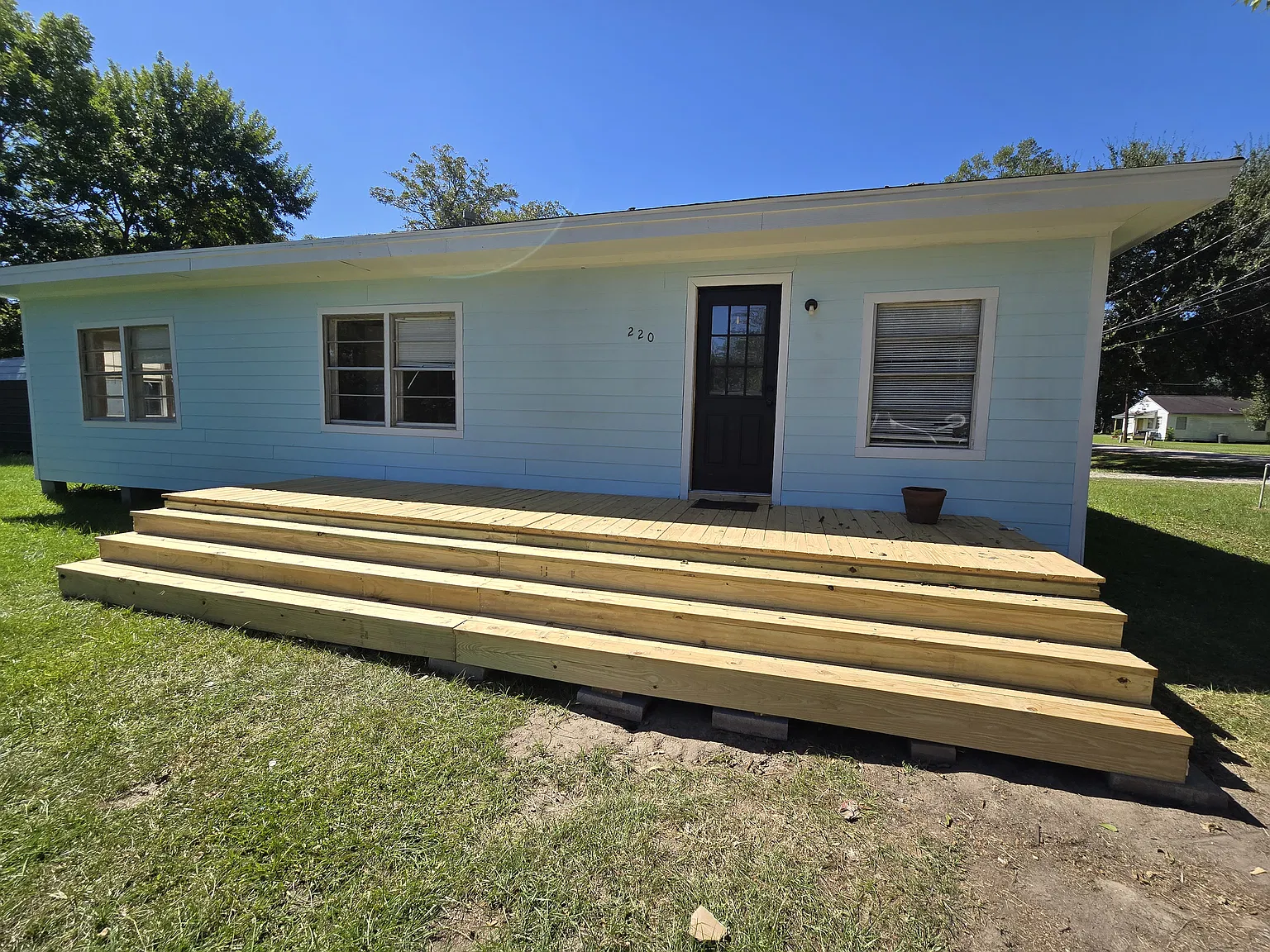 3 bed, 1.5 bath, 1485 sqft, $1,695 — Photo 2