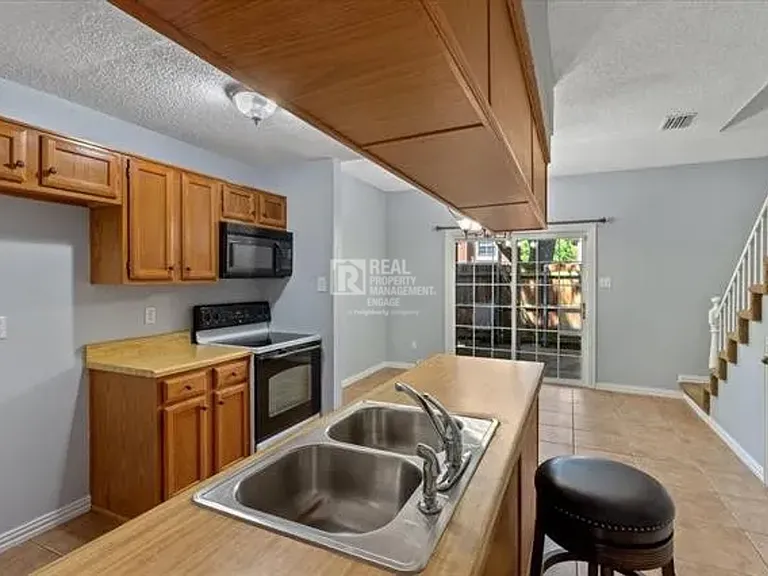 234 Samuel Blvd #P-1 — Photo 7