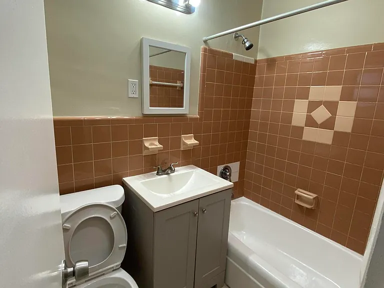 1019 NW 5th Ave #6 — Photo 3