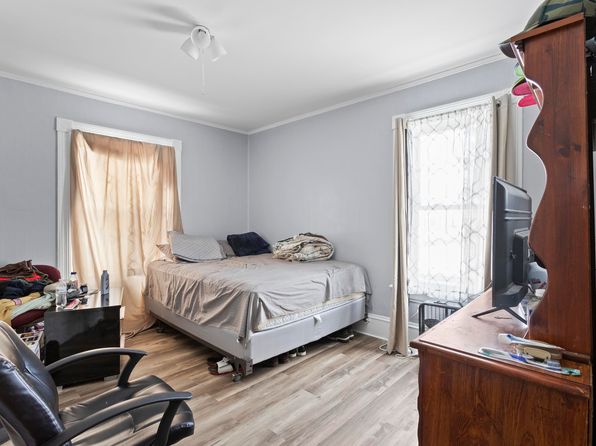 manchester-new-hampshire-74303983 picture