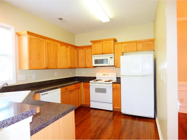21404 Aftonshire Dr — Photo 2