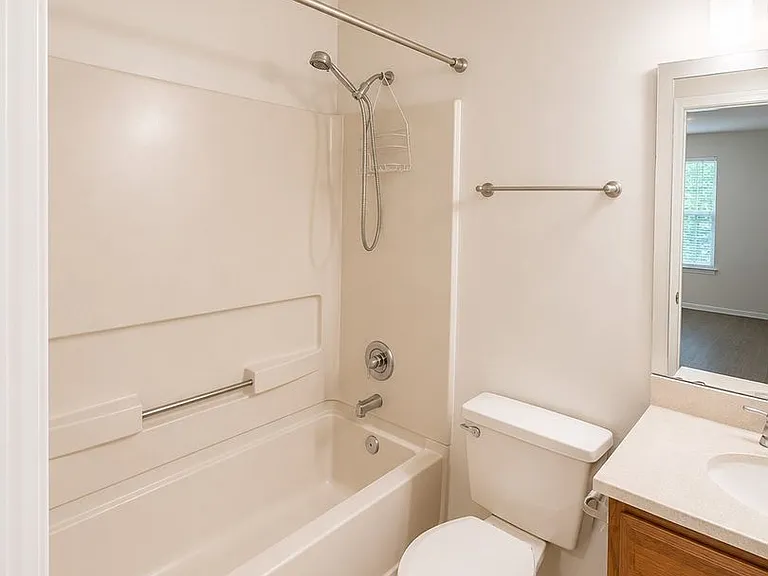 172 Reserve Cir #100 — Photo 8
