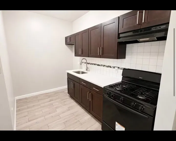 812 Clinton Ave #4L — Photo 6