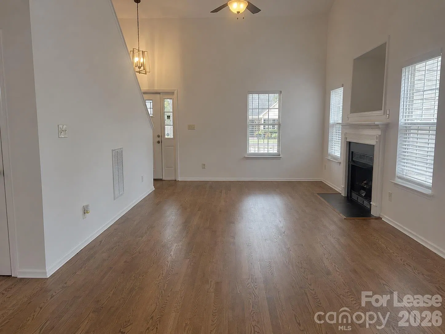 4 bed, 2.5 bath, 1666 sqft, $2,650 — Photo 3