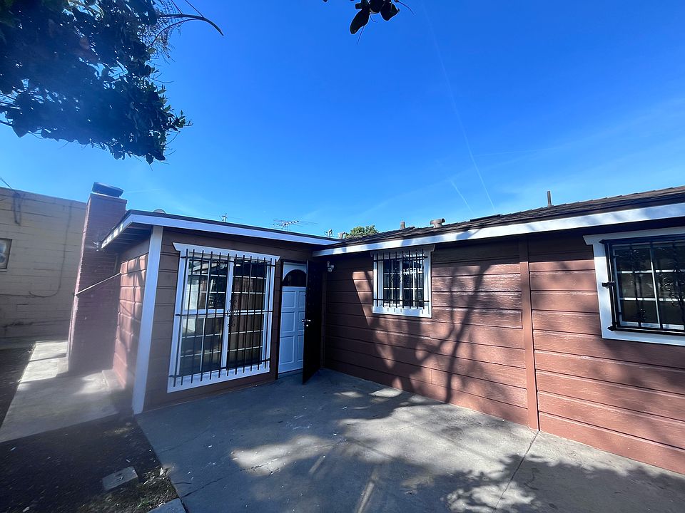 1st image of 7131 El Selinda Ave