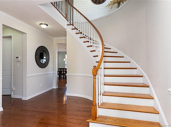 3rd image of 119 Tulip Dr #256